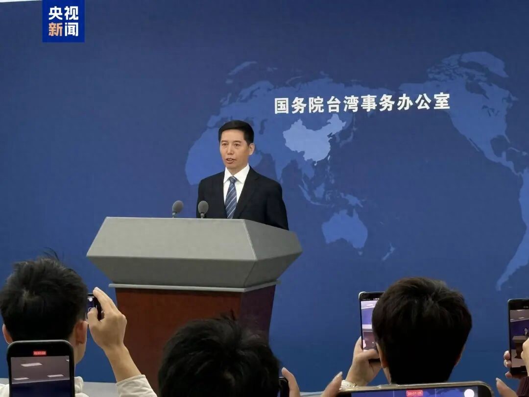 国台办回应民进党当局清查大陆证件：民进党当局采取各种手段威胁恐吓台湾同胞，制造&ldquo;绿色恐怖&rdquo;，不得人心