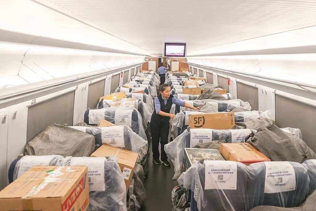 光明网评论员：高铁送快递，&ldquo;中国速度&rdquo;新体现