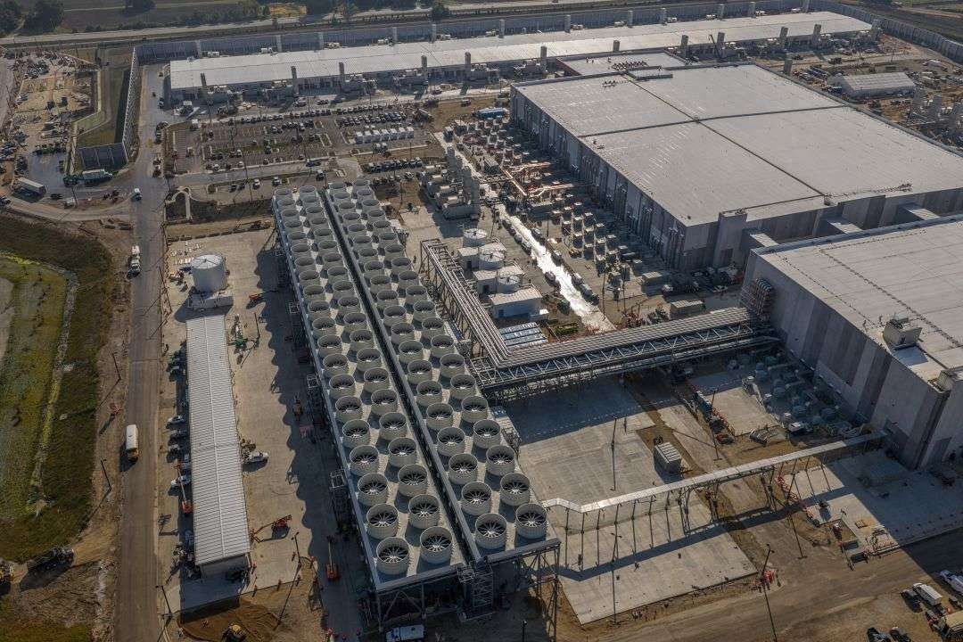 斥资73亿美元打造的AI数据中心遭强烈反对，微软被居民告上法庭