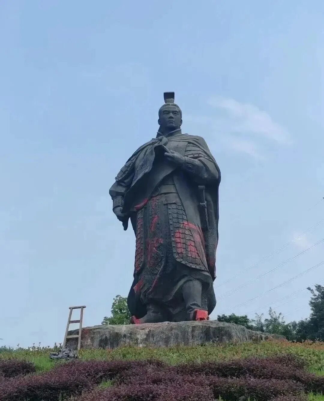 &ldquo;周瑜雕像被泼红色油漆&rdquo;？当地通报