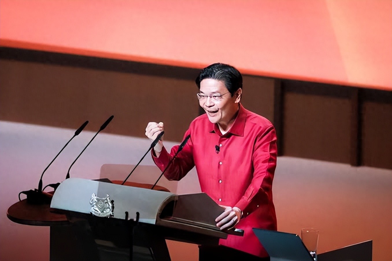 新加坡总理黄循财：留住乡音传承母语，新加坡绝不可成为单语社会；双语政策和推广华语的方向是正确的，必须坚持