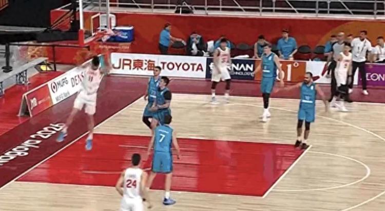 6人上双！廖三宁10+9胡明轩仅3分 中国男篮狂胜哈萨克夺亚运开门红