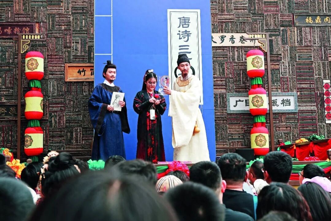 &ldquo;白天没人，晚上爆满！&rdquo;景区年薪千万抢人