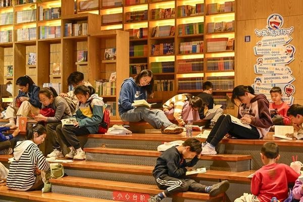 AI时代，&ldquo;读万卷书行万里路&rdquo;过时了吗