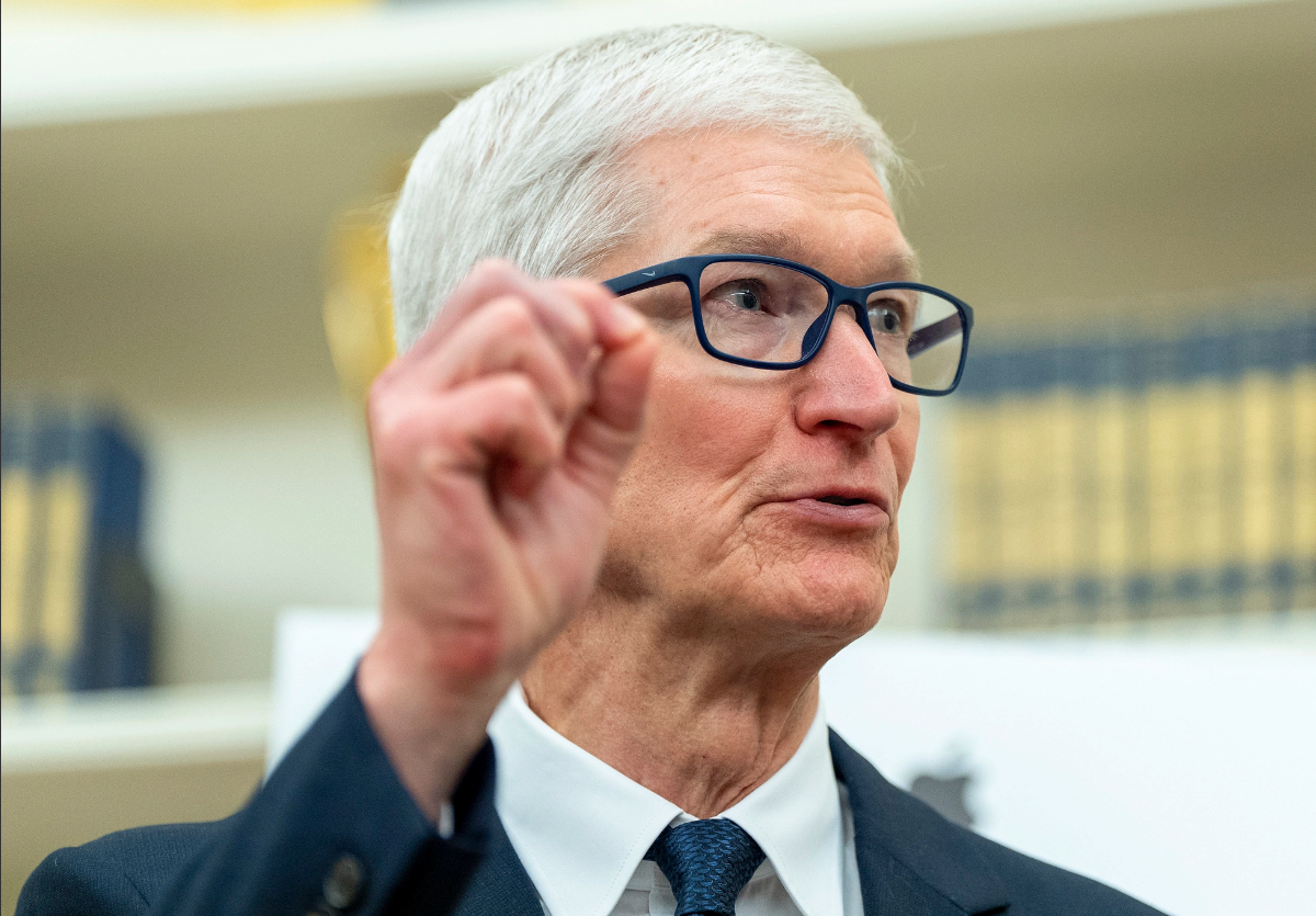 ChatGPT碾压、人才被挖角！库克AKI团队能否逆转苹果AI危局