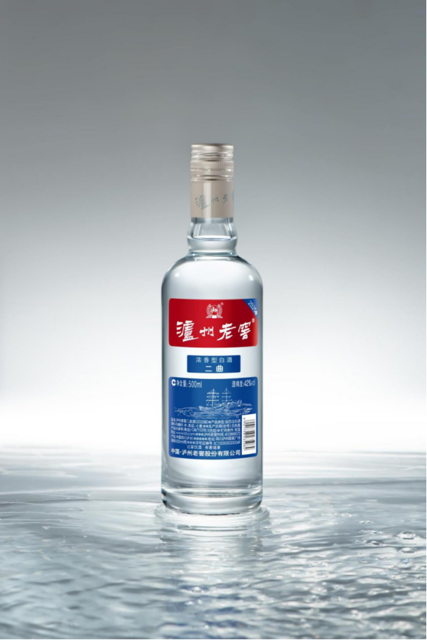泸州老窖二曲（2025版）焕新上市，&ldquo;三无&rdquo;策略切入年轻消费赛道