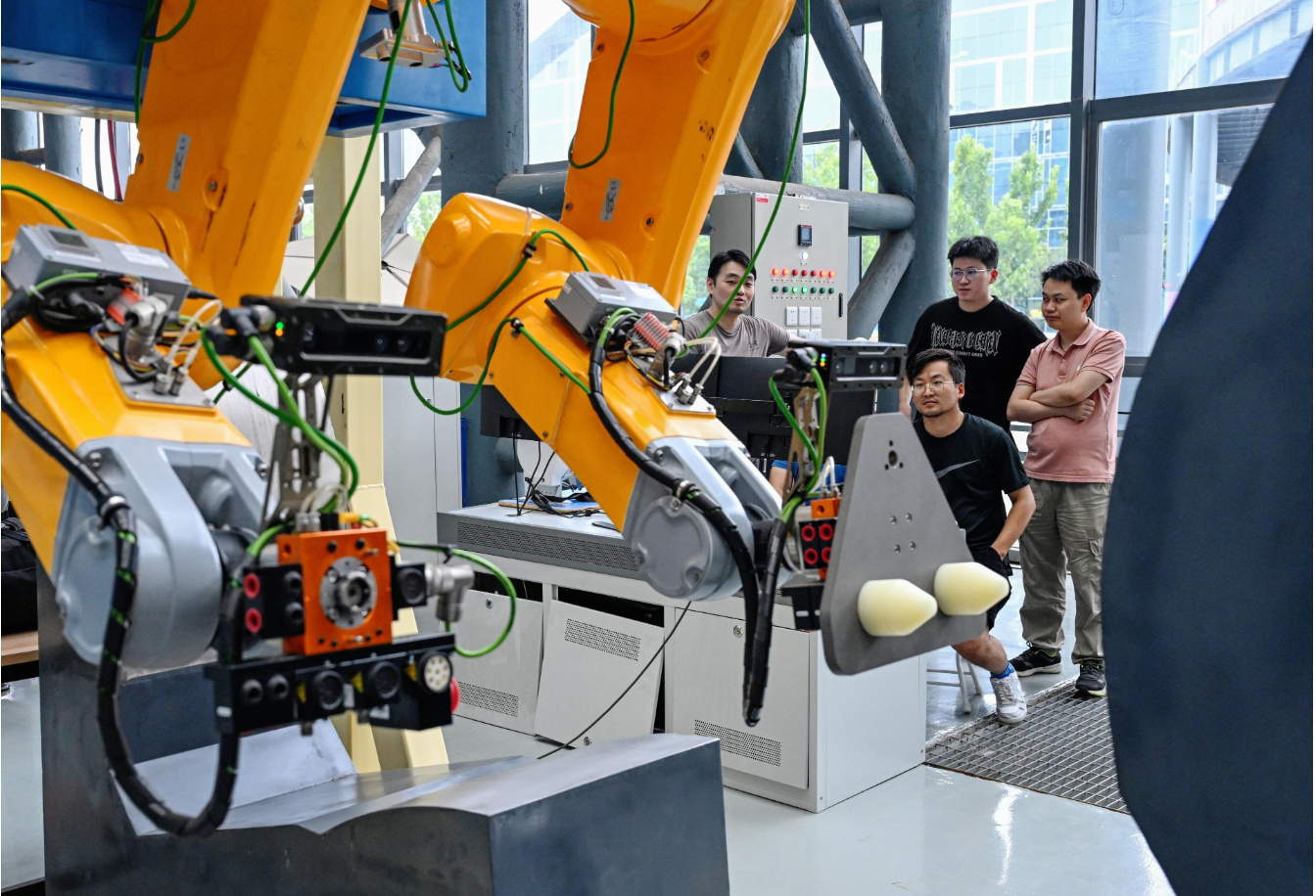 聚变堆遥操作系统测试平台研制成功