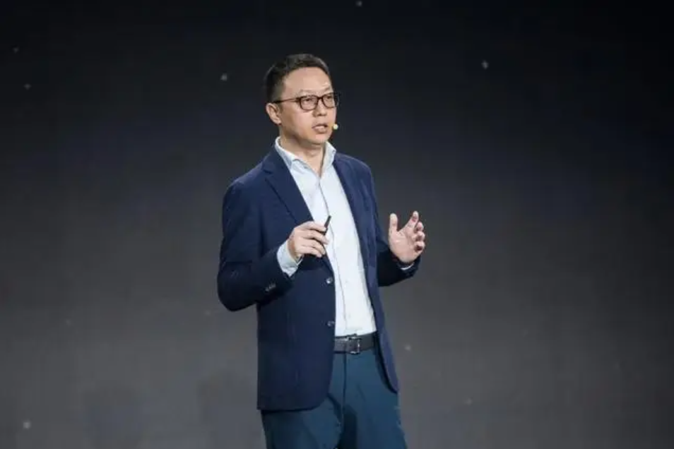 月涨1万亿，阿里讲了一个新故事