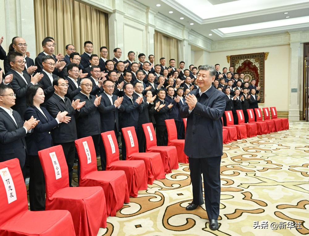 &ldquo;开创新疆更加美好的明天&rdquo;&mdash;&mdash;习近平总书记率中央代表团出席新疆维吾尔自治区成立70周年庆祝活动纪实