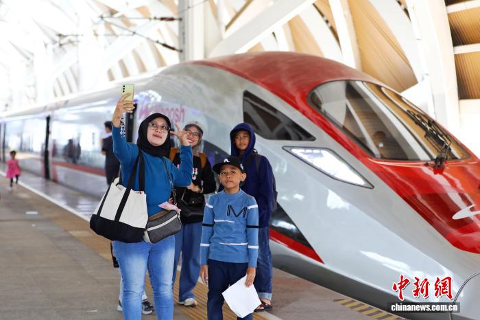 &ldquo;度&rdquo;量中国这五年：解码中国速度背后的经济脉动