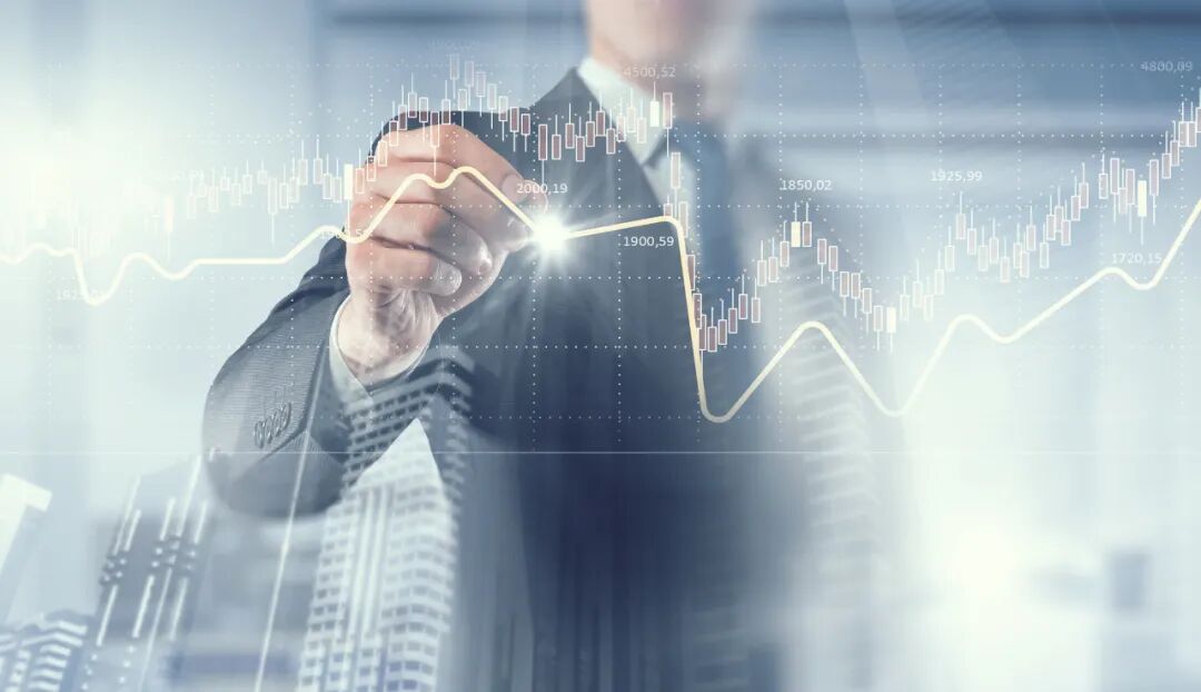 两家银行发出警告：谨防回调风险！