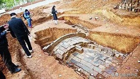 无锡名校拆迁挖出古墓