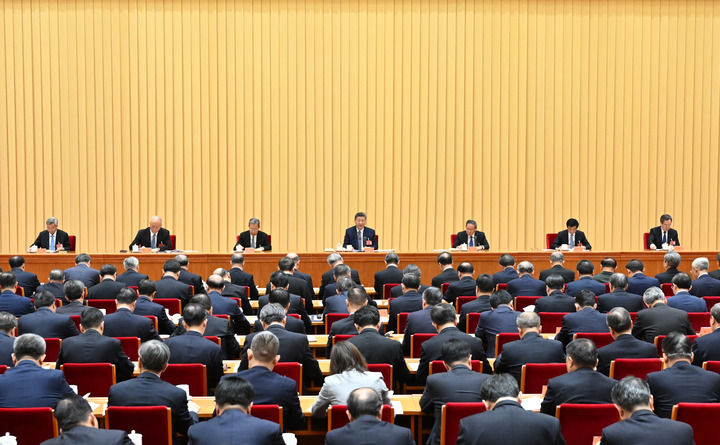 微镜头&middot;习近平总书记在中央经济工作会议上丨&ldquo;追求实实在在、没有水分的增长&rdquo;