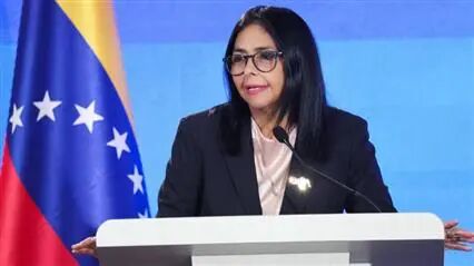 委内瑞拉副总统罗德里格斯代行总统职权