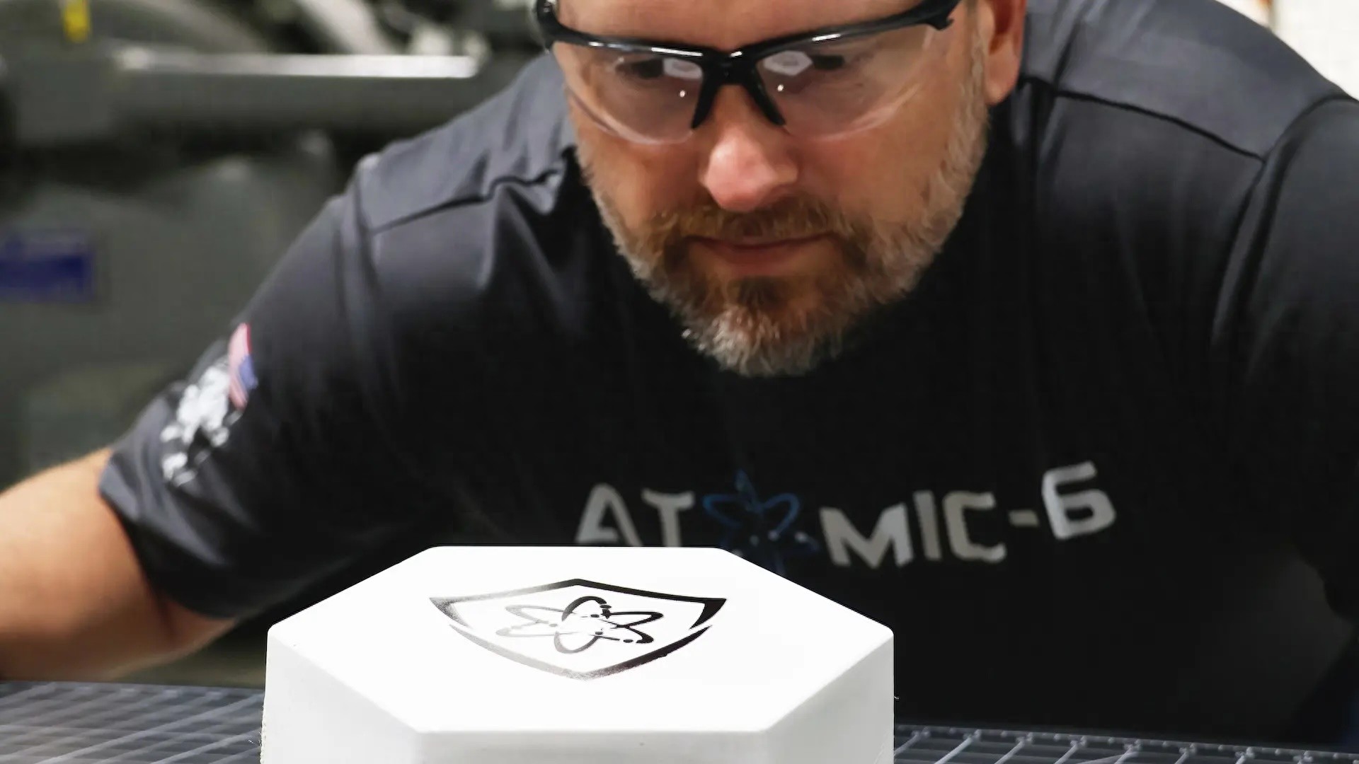 下一代"太空装甲"防护瓦将随SpaceX任务升空，用于先进碎片防御