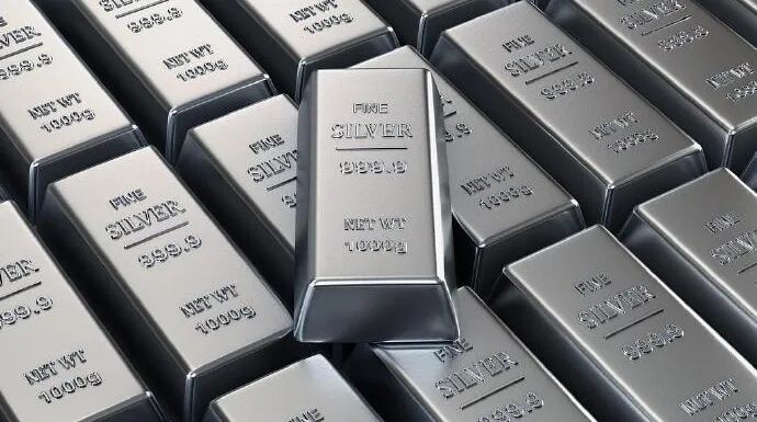 罕见！估值调整引发30%暴跌，国投瑞银&ldquo;惹众怒&rdquo;