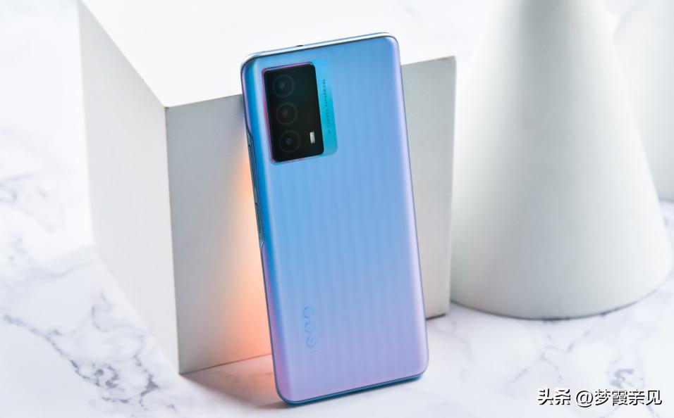 手机集体涨价，千元以内新机基本消失，入门门槛直接抬到1500元