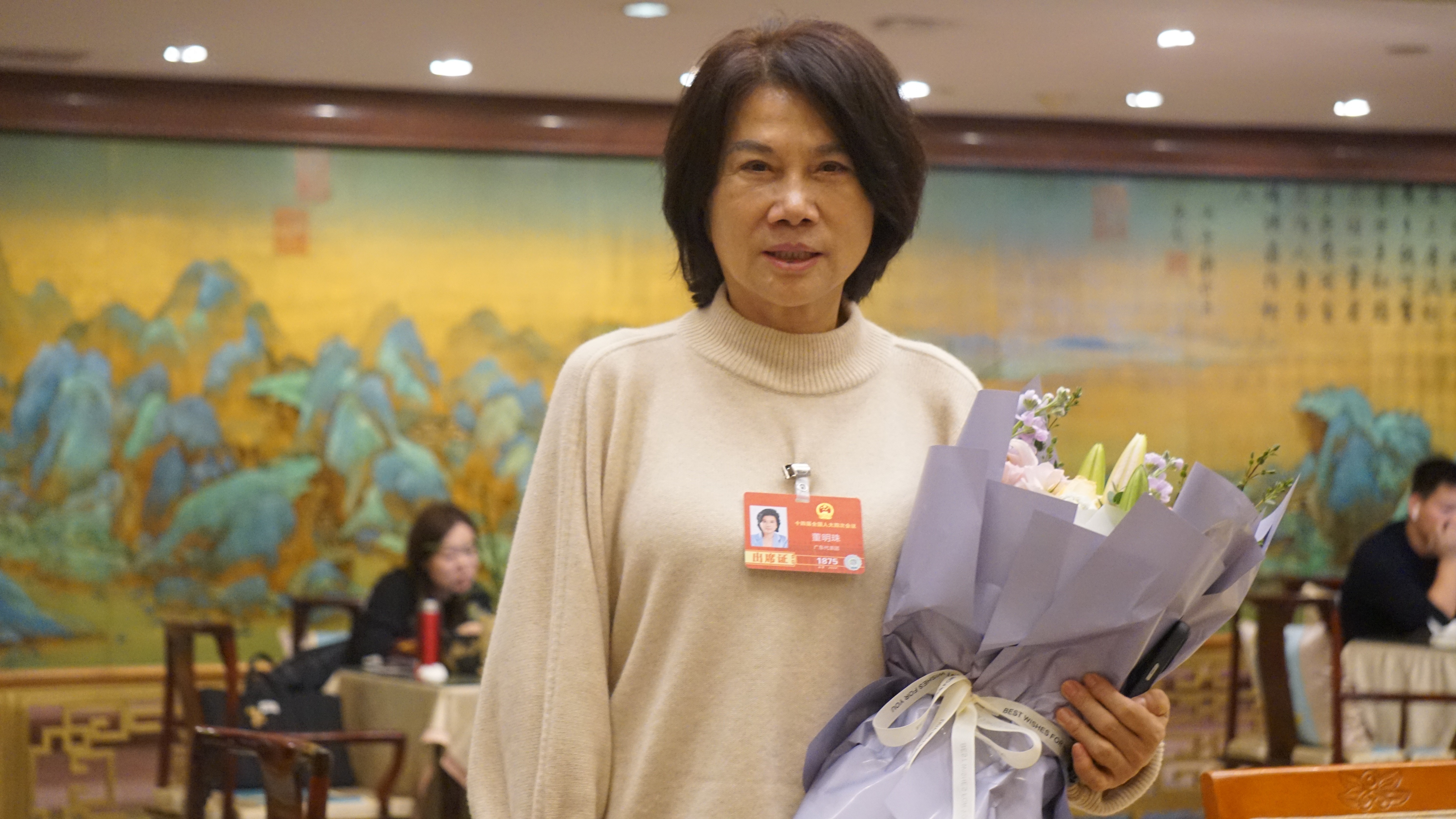 专访董明珠：我都不怕被AI替代，年轻人怕什么？