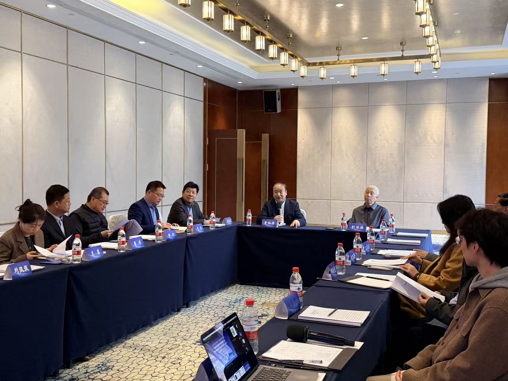 百年未有之大变局2.0：从政治变局到产业变局