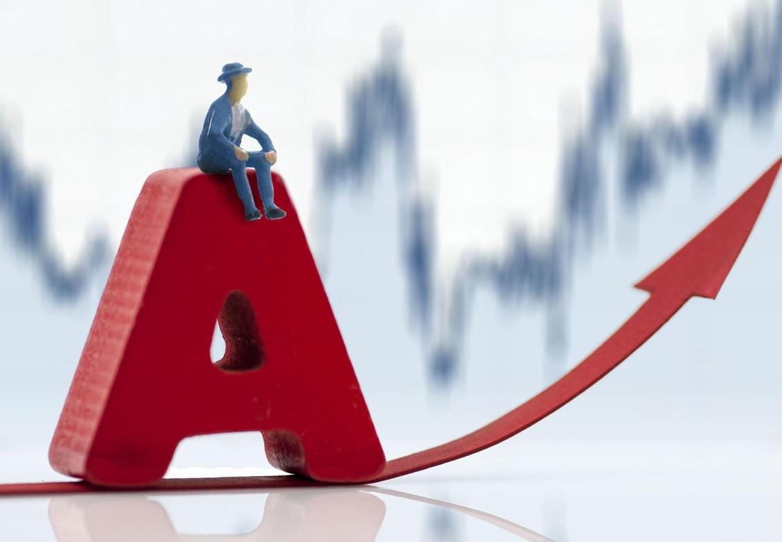 收评：沪指涨1.3%重返3900点 连续两日百股涨停