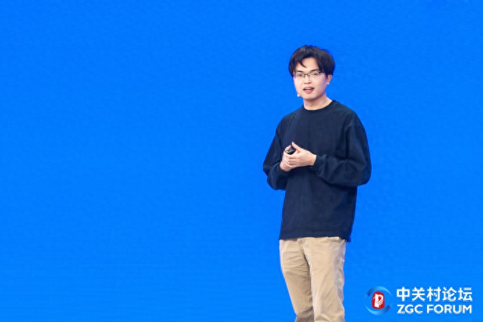 Kimi创始人杨植麟在中关村论坛演讲：重构底层架构，以开源生态加速探索智能上限