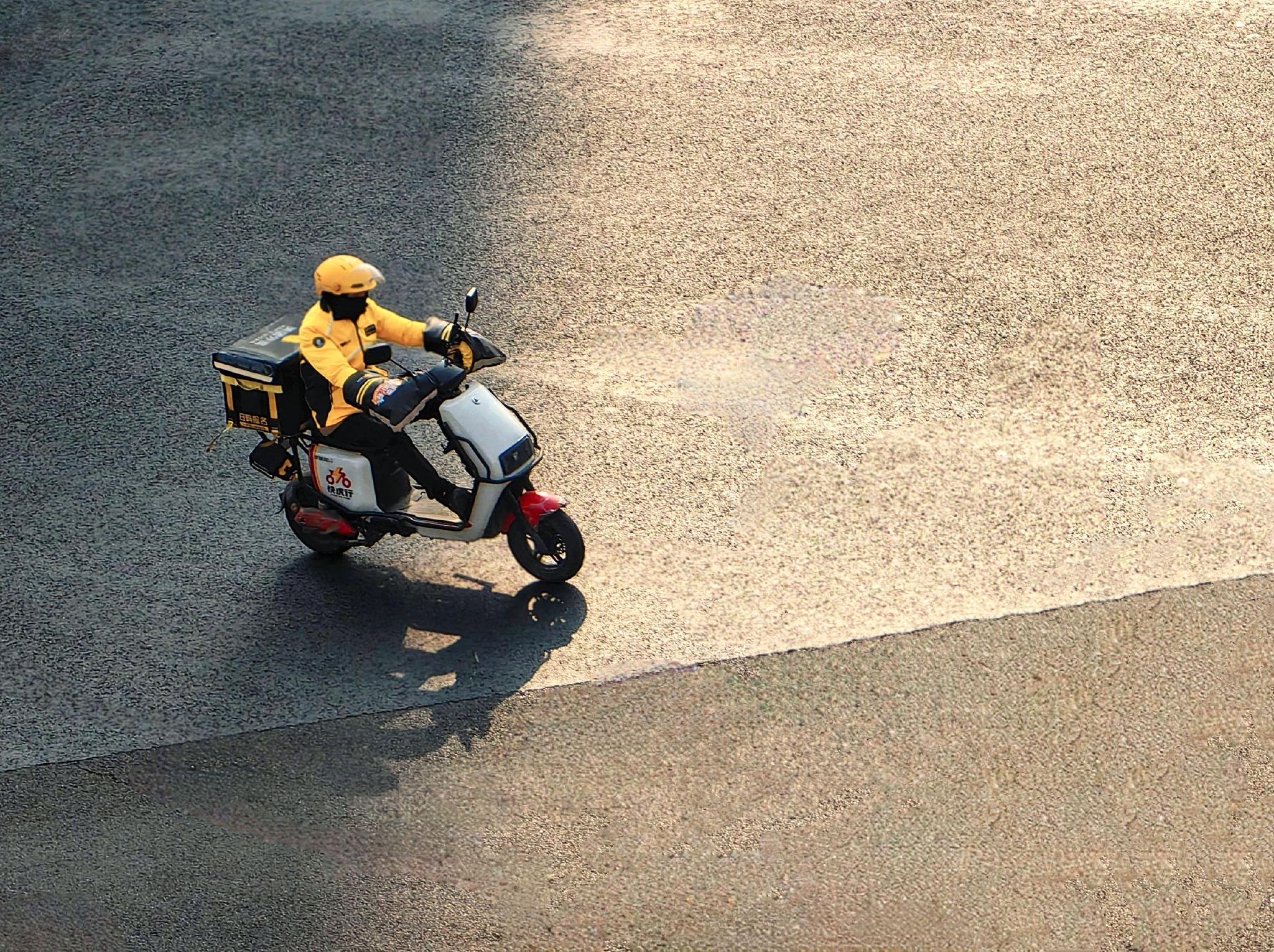 外卖大战周年考：美团贴身肉搏亏了234亿，王兴透露&ldquo;今年一季度持续减亏&rdquo;