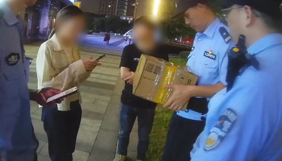 宁波姑娘一口气买5部新手机，总价8.3万余元！